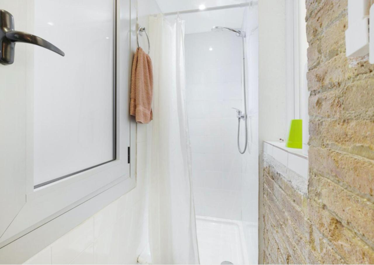 Great Apartment In Sagrada Familia With Balcony Барселона Екстериор снимка